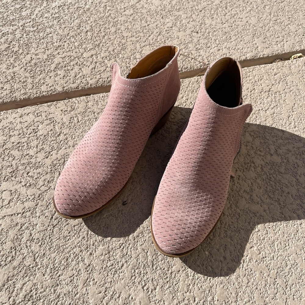 Lucky Brand Brielley Bootie sz 9